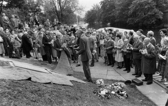 Unveiling the Norwich memorial