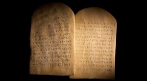what-are-ten-commandments_833_460_80_c1